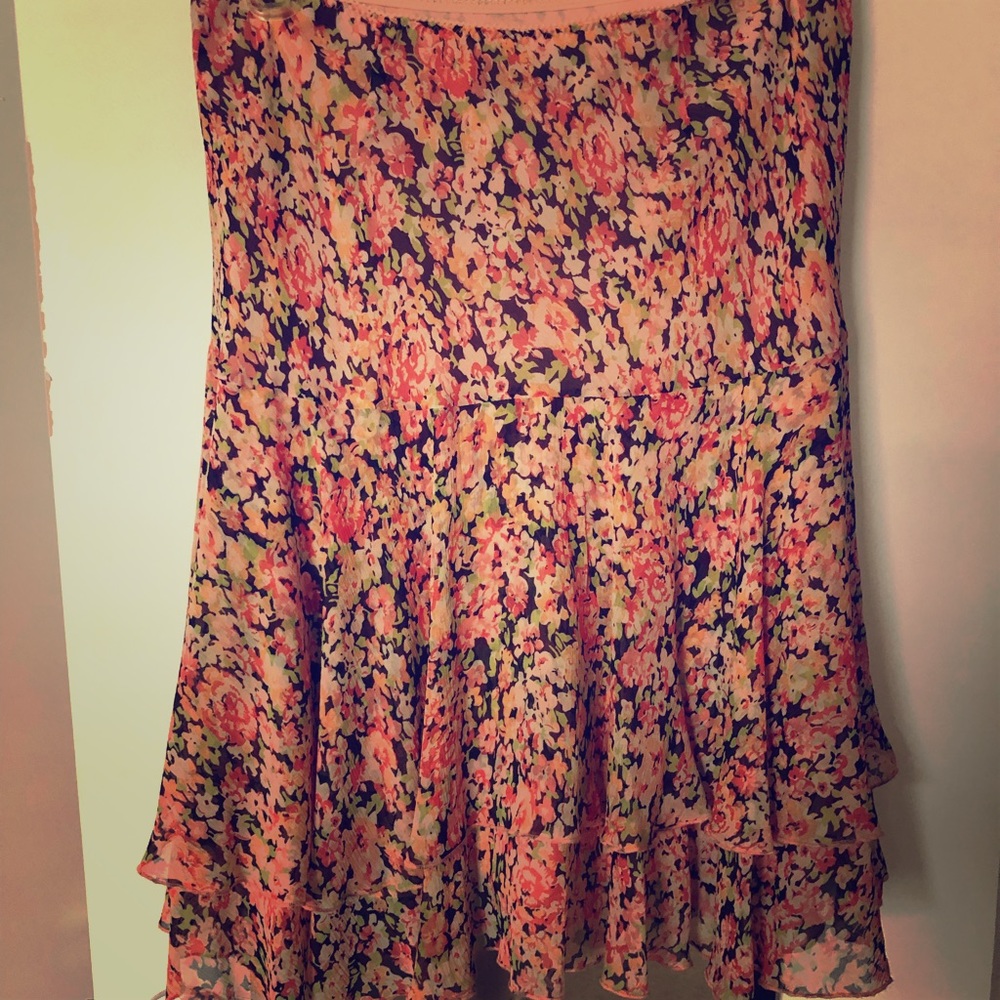 Floral slip on skirt.
